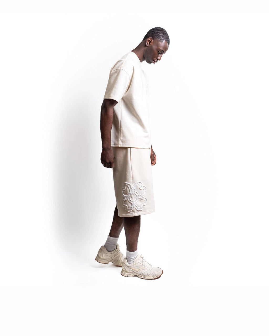 Short Signature — Beige Sable